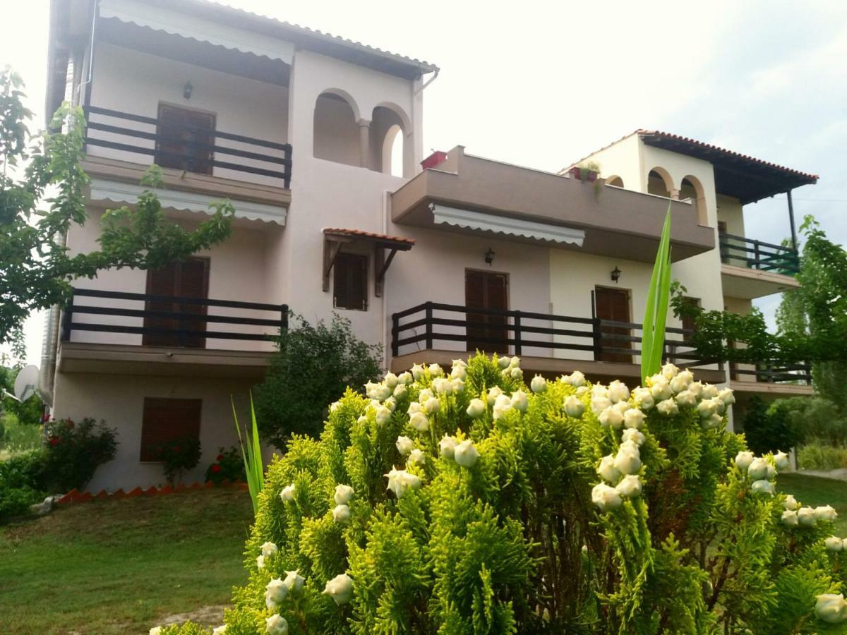 Athina Vourvourou Apartments Extérieur photo
